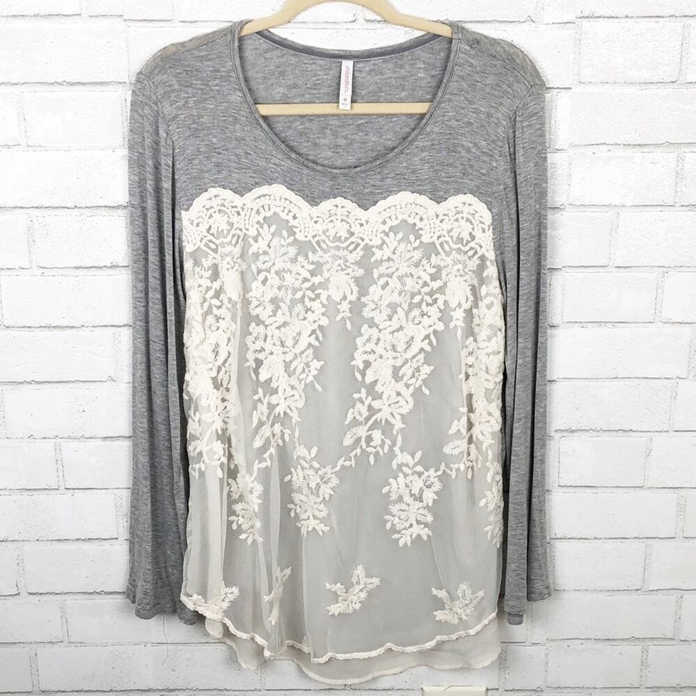 Xhilaration Embroidered Lace Front Long Sleeve Blouse in Gray Cream Size Medium